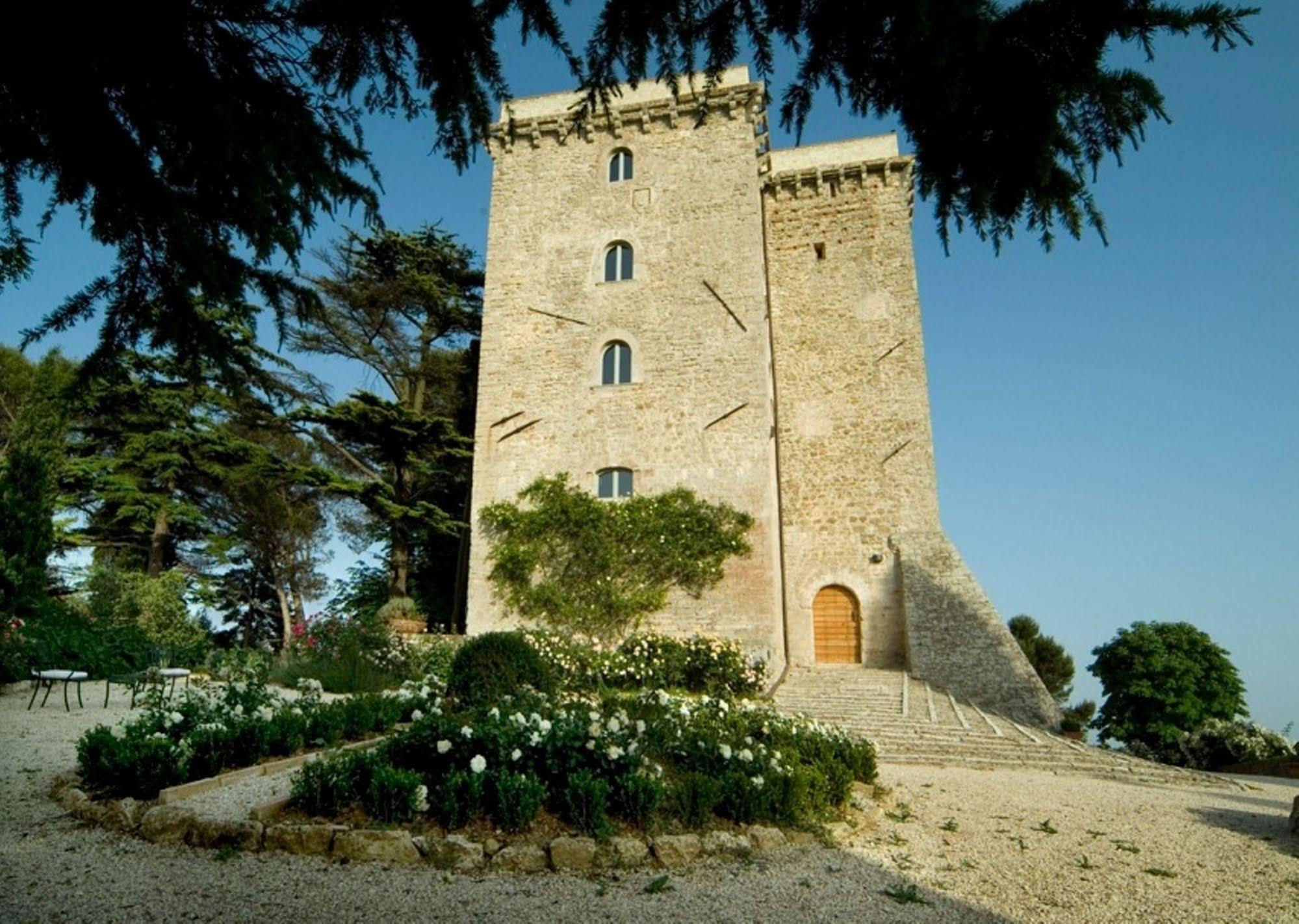 Aparthotel Torre Almonte Todi Zewnętrze zdjęcie