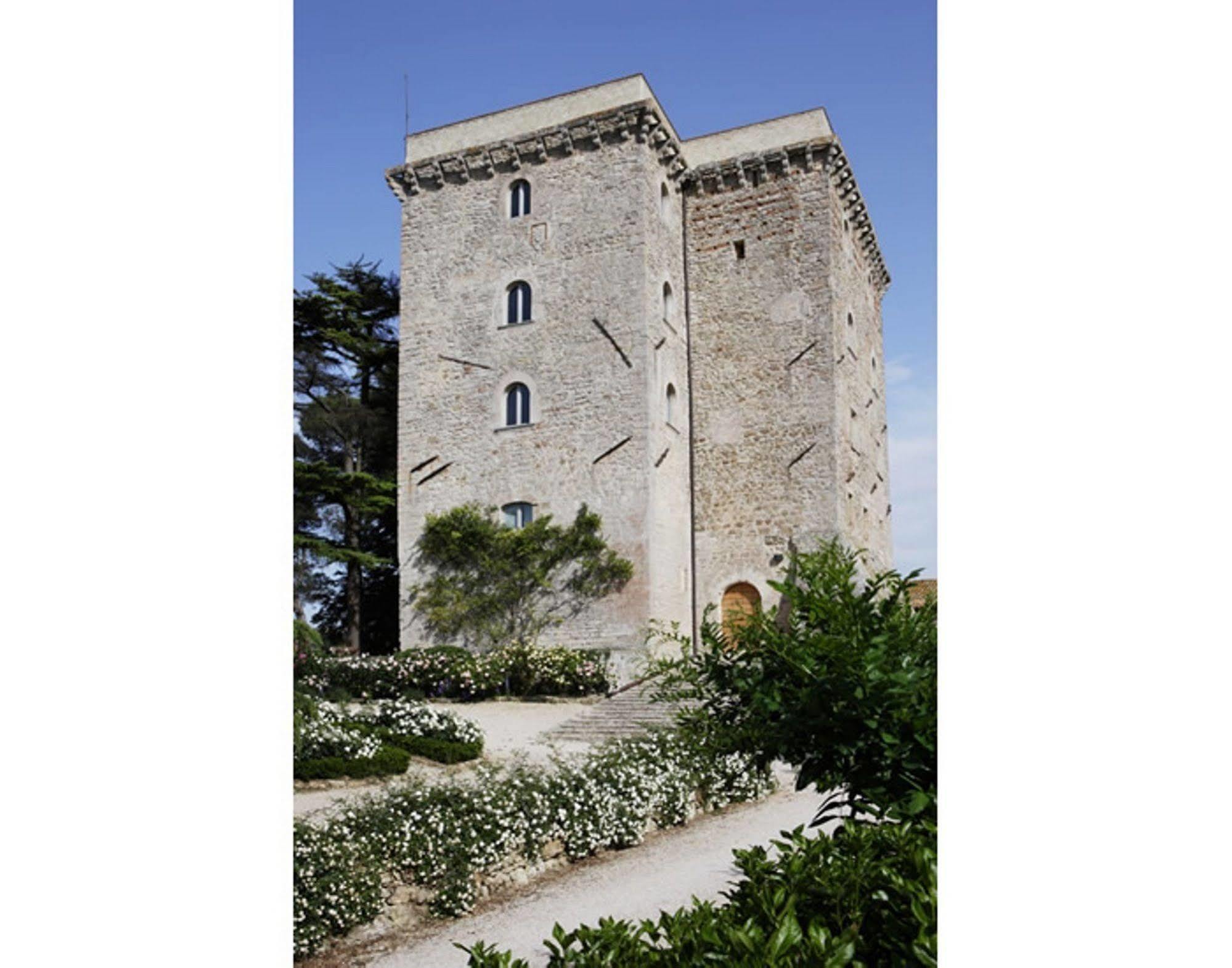 Aparthotel Torre Almonte Todi Zewnętrze zdjęcie